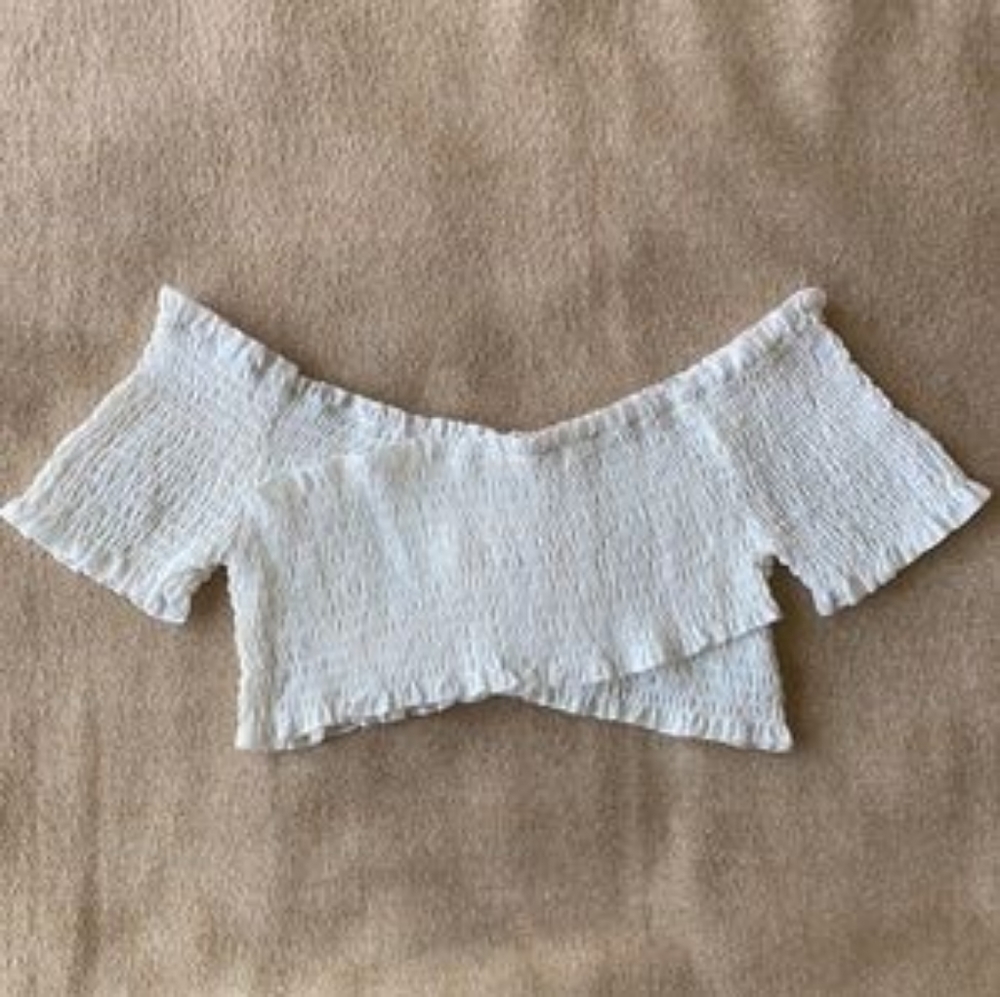 SEEK THE LABEL Shirred Off the Shoulder Crop Top Sz M